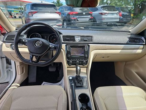 Used 2017 Volkswagen Passat 1.8T SE FWD image 24