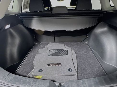 Used 2024 Toyota Corolla Cross LE image 34