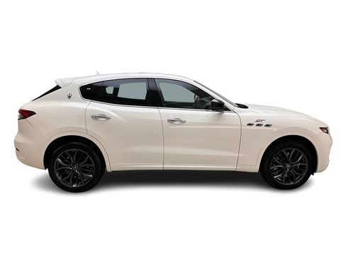 Used 2024 Maserati Levante GT Ultima image 8