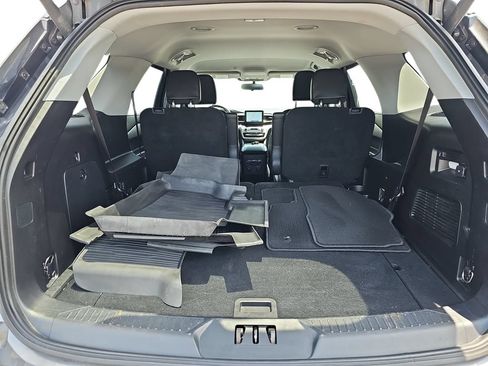 Used 2021 Ford Explorer XLT w/ Equipment Group 202A AWD/4WD image 29