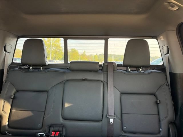 Used 2024 GMC Sierra 1500 SLT w/ SLT Premium Plus Package AWD/4WD image 32