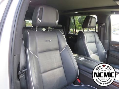 Used 2023 Cadillac Escalade Premium Luxury AWD/4WD image 51