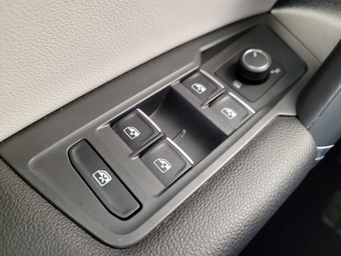 Used 2020 Volkswagen Tiguan SE w/ Panoramic Sunroof Package AWD/4WD image 27
