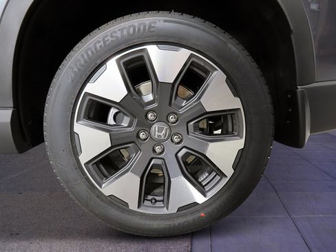 New 2026 Honda Pilot Touring image 9