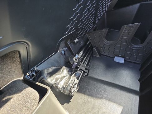 Used 2020 Chevrolet Silverado 1500 LT w/ All-Star Edition image 36