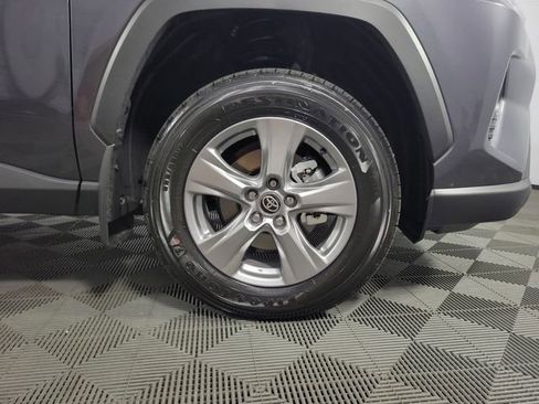 Used 2025 Toyota RAV4 XLE AWD/4WD image 11