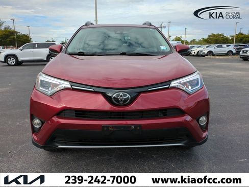 Used 2018 Toyota RAV4 Limited image 3