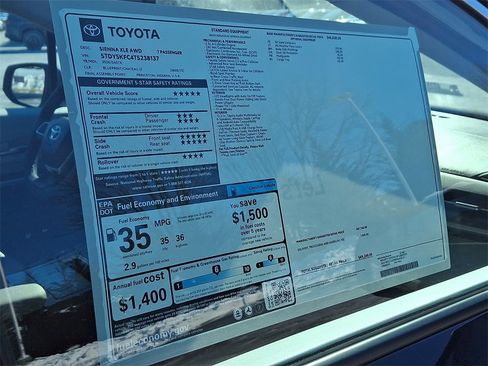 New 2026 Toyota Sienna XLE image 3