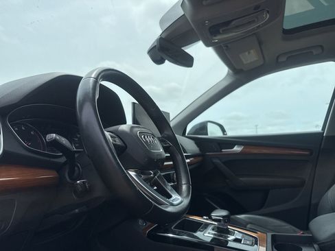 Used 2023 Audi Q5 2.0T Premium w/ Convenience Package AWD/4WD image 42