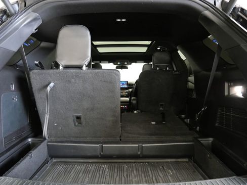 Used 2020 Ford Explorer XLT w/ Equipment Group 202A AWD/4WD image 29