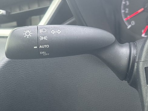 Used 2020 Toyota Corolla SE image 26