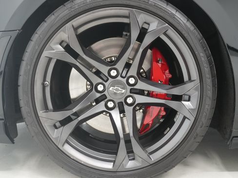 Used 2022 Chevrolet Camaro SS RWD image 32