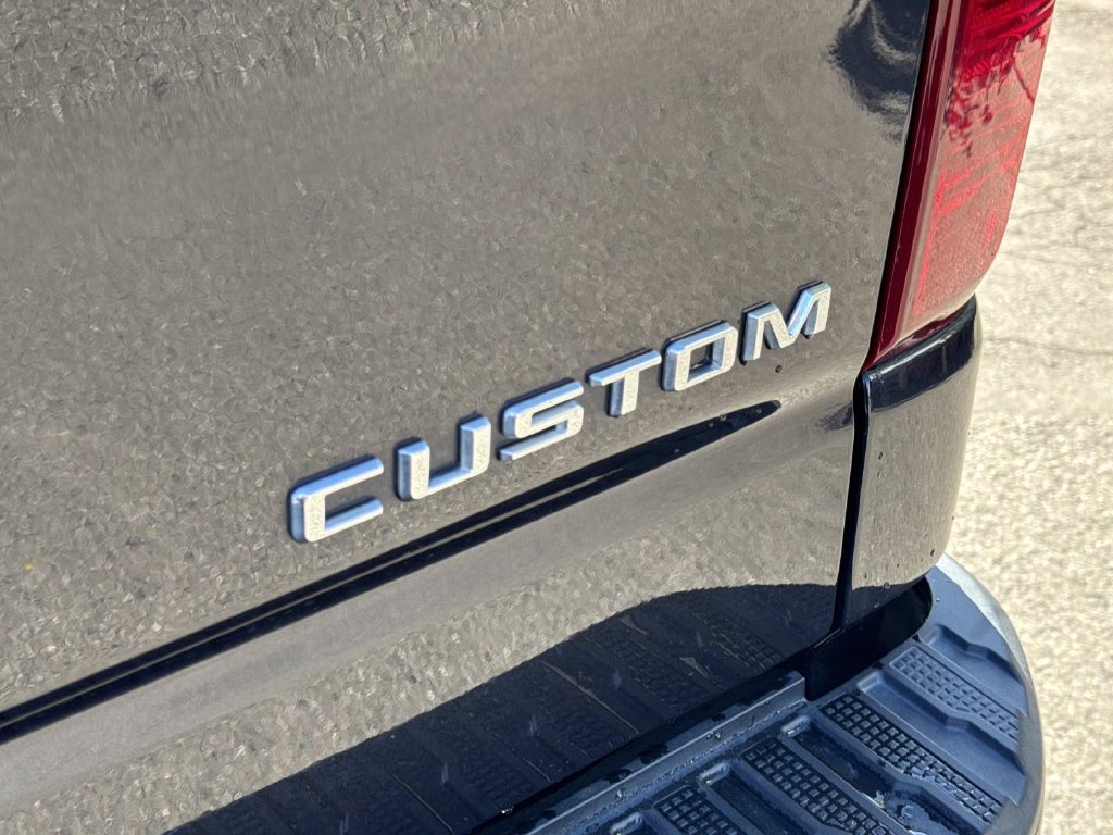 Used 2023 Chevrolet Silverado 1500 Custom RWD image 8