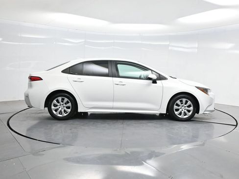 Used 2025 Toyota Corolla LE FWD image 42