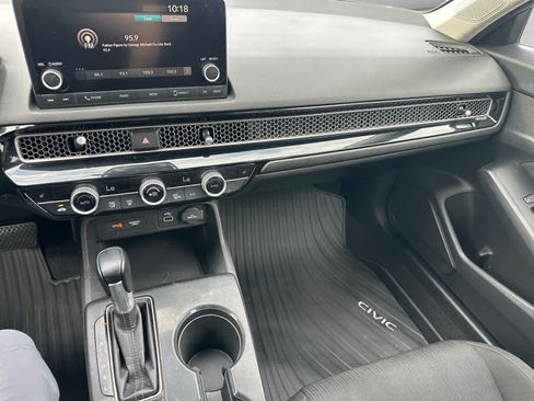 Used 2022 Honda Civic EX image 12
