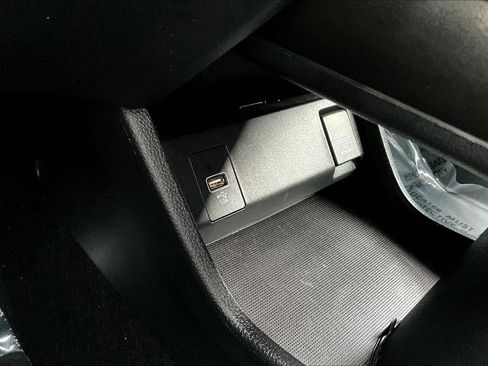 Used 2021 Honda HR-V LX image 15