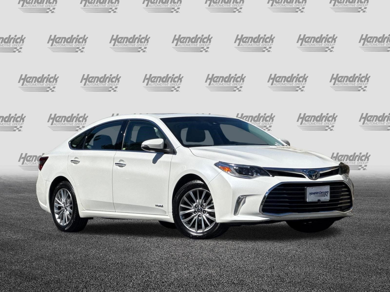 Used 2016 Toyota Avalon Limited FWD image 2