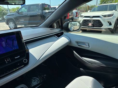 Used 2025 Toyota Corolla SE w/ SE Package FWD image 29