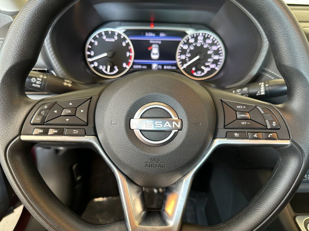 Used 2025 Nissan Sentra SV FWD image 21