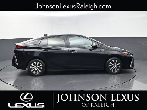 Used 2022 Toyota Prius Prime XLE FWD image 6