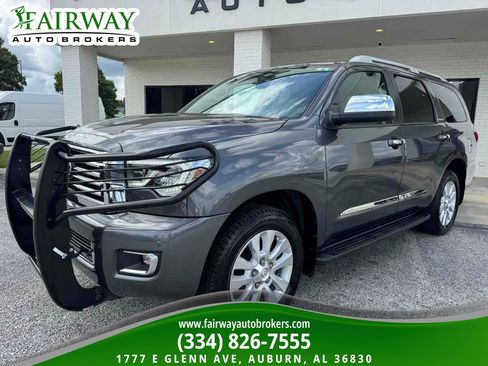 Used 2021 Toyota Sequoia Platinum AWD/4WD image 2