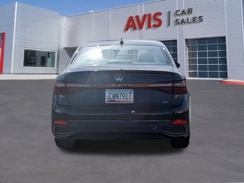 Used 2025 Volkswagen Jetta SE image 7