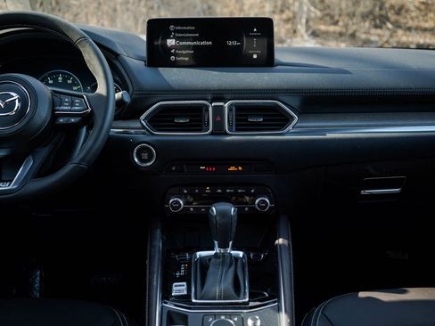 New 2025 MAZDA CX-5 Signature image 17