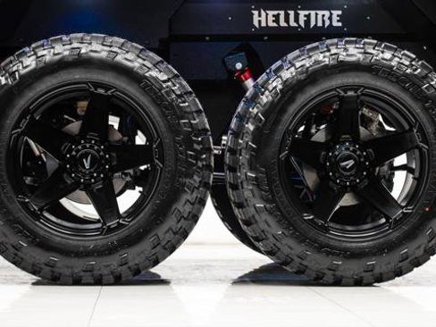 Used 2025 Jeep Gladiator Sport image 15