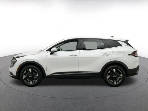 Used 2026 Kia Sportage LX FWD image 4