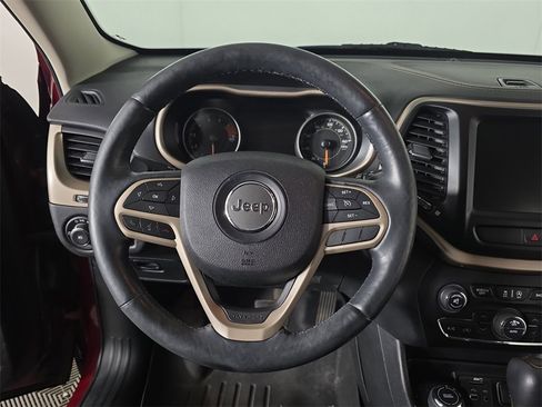 Used 2017 Jeep Cherokee Limited image 10