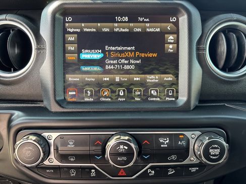 Used 2018 Jeep Wrangler Unlimited Sahara w/ Quick Order Package 24M Moab image 40