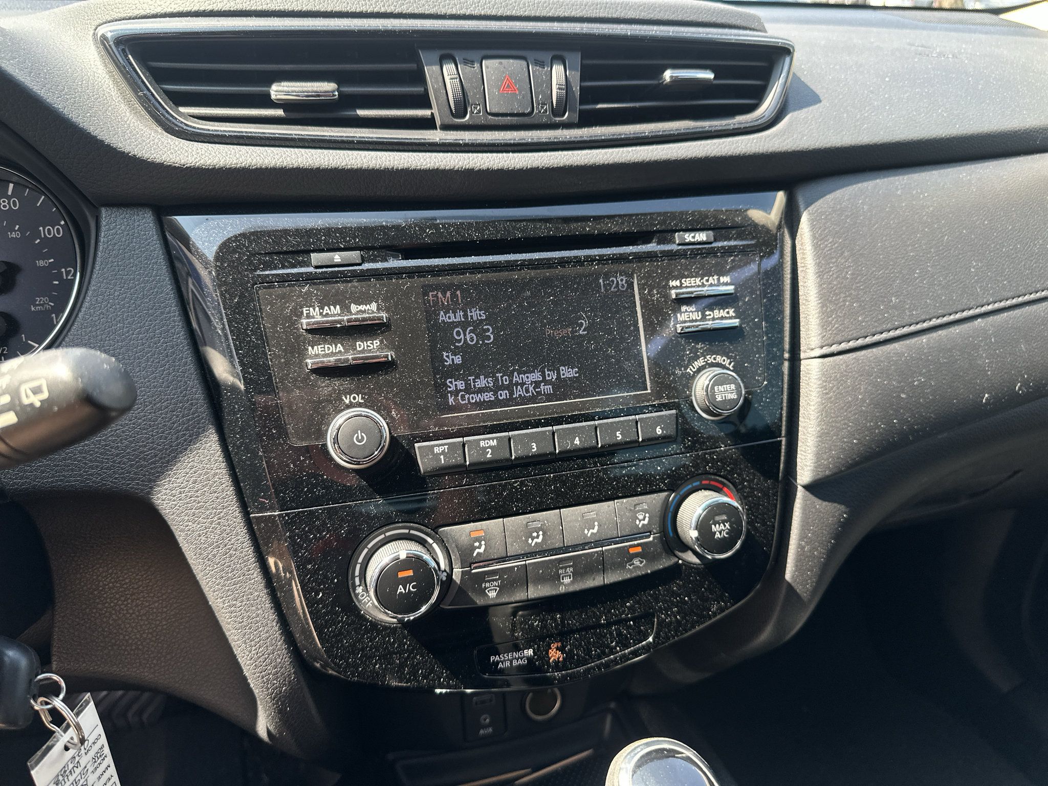 Used 2017 Nissan Rogue S AWD/4WD image 26