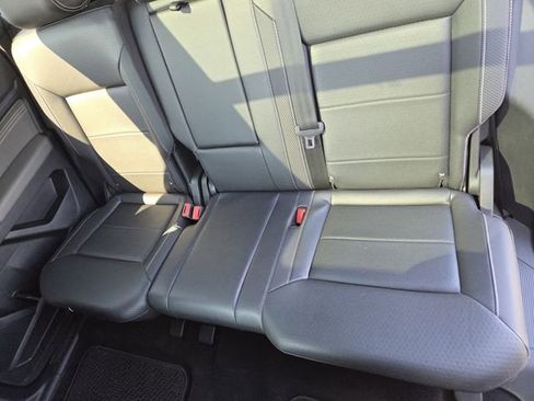 Used 2021 Volkswagen Atlas Cross Sport SE FWD image 27