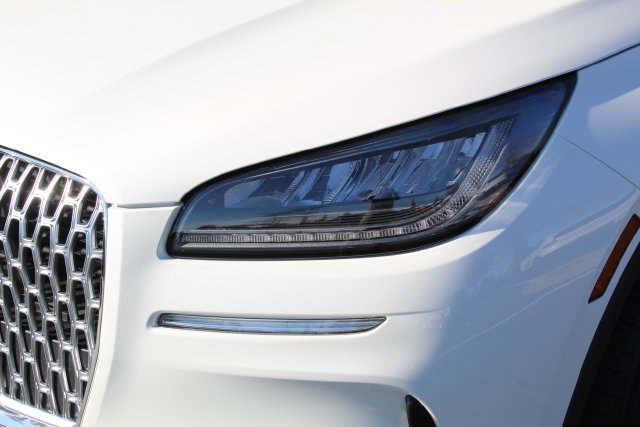 Certified 2026 Lincoln Corsair Premiere AWD/4WD image 11