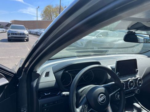 Used 2025 Nissan Sentra SV FWD image 32