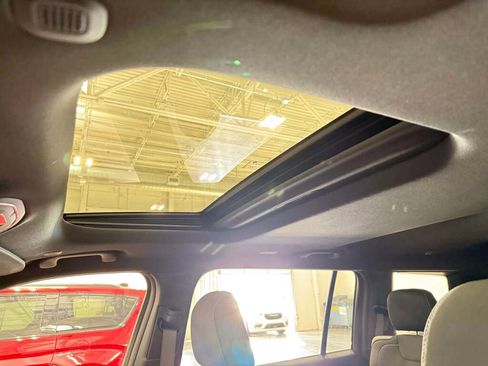 New 2025 Jeep Grand Cherokee L Laredo image 35