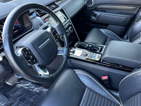 Used 2019 Land Rover Discovery HSE image 10