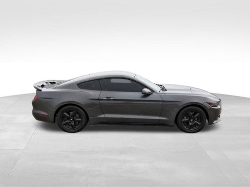 Used 2016 Ford Mustang Coupe RWD image 5