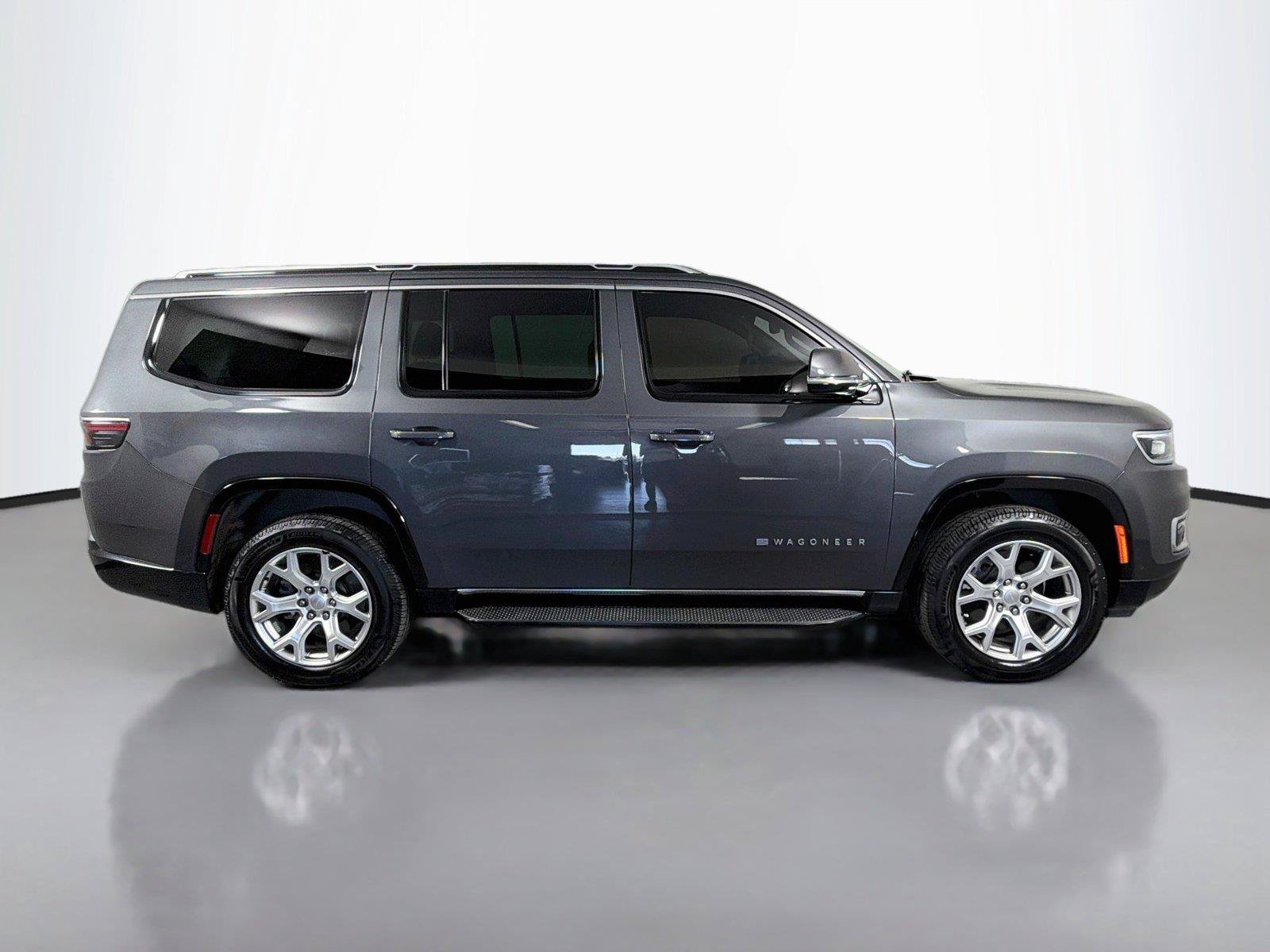 Used 2022 Jeep Wagoneer Series II AWD/4WD image 4