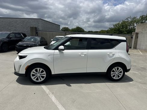 Certified 2023 Kia Soul LX FWD image 9