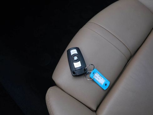 Used 2013 BMW M3 Convertible image 36