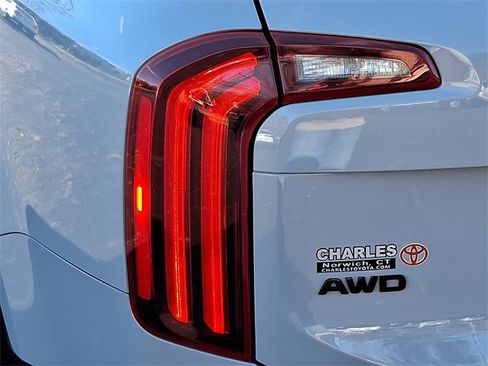 Used 2022 Kia Telluride EX w/ EX Premium Package image 10