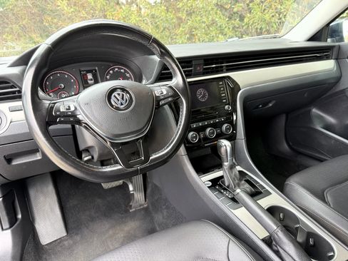 Used 2020 Volkswagen Passat 2.0T SE image 4