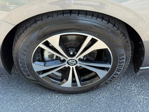 Certified 2023 Nissan Sentra SV image 25