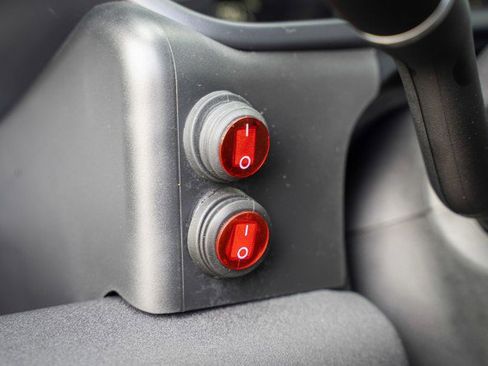 Used 2023 Land Rover Defender 110 S image 34