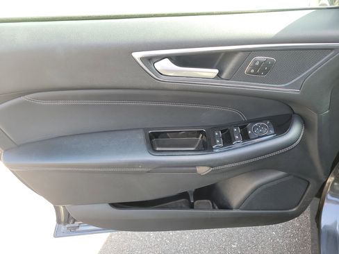 Used 2018 Ford Edge Titanium image 20