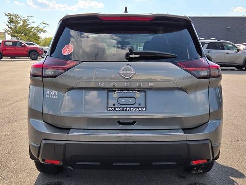 Used 2026 Nissan Rogue SV w/ Cold Weather Package FWD image 7