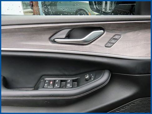 Used 2023 Jeep Grand Cherokee L Limited AWD/4WD image 14