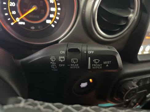 Used 2021 Jeep Wrangler Unlimited Sahara AWD/4WD image 60