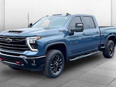 Used 2025 Chevrolet Silverado 2500 LT w/ Trail Boss Package AWD/4WD image 13